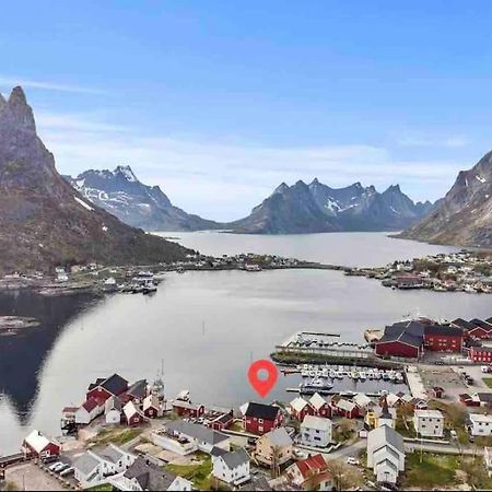 Reine Front View - Mountain & Seaview Villa Luaran gambar
